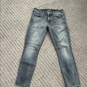 MOTHER Ankle Jeans in Washed Gray